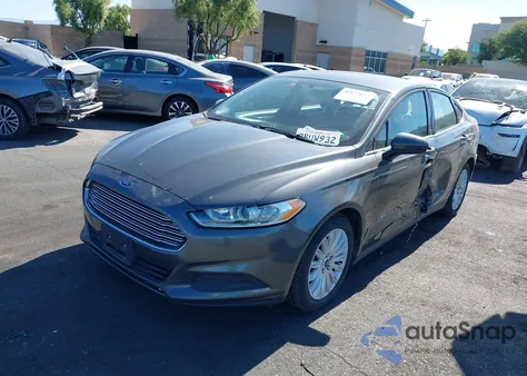 2016 Ford Fusion Hybrid S z USA, uszkodzony, nr VIN 3FA6P0UU0GR248090